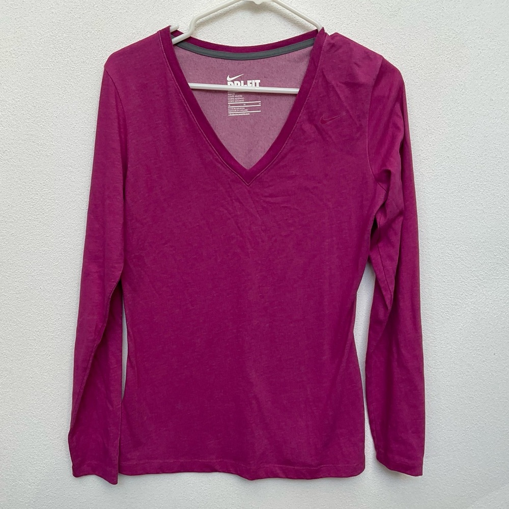 Nike Dri-Fit Fuschia Pink Slim Fit V-Neck Long Sleeve Top Size Med Workout Gym